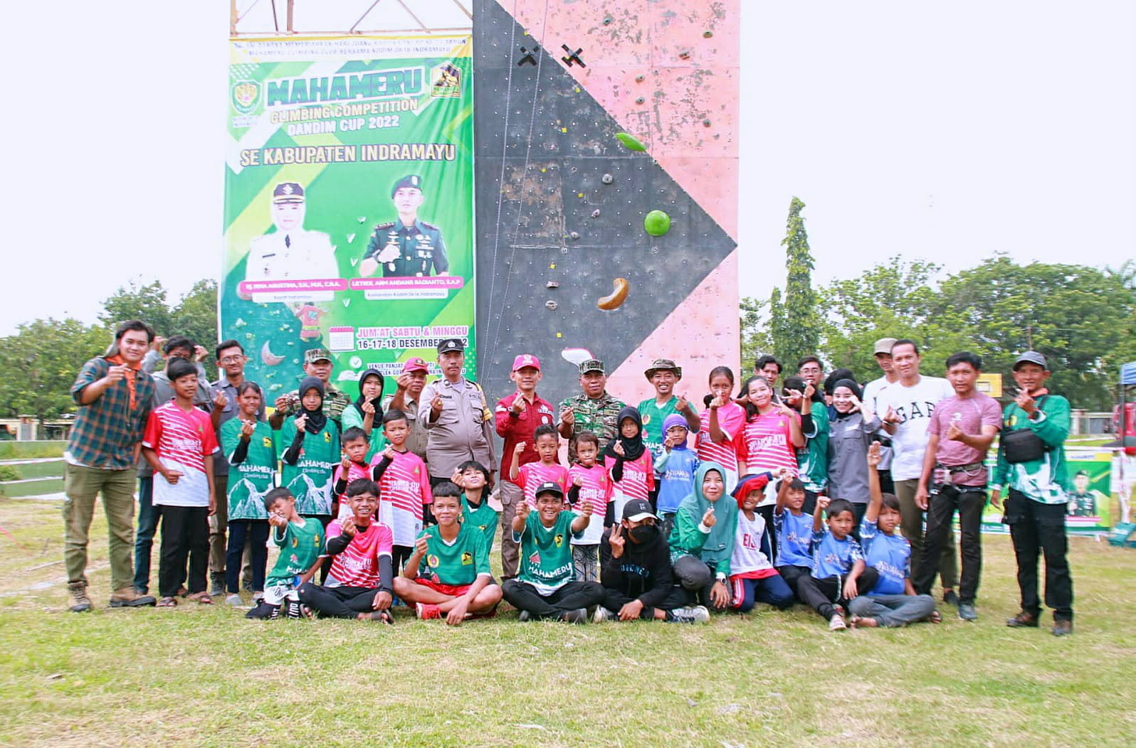 Peringati Hari Juang Kartika Ke 77, Kodim 0616/Indramayu Gandeng MCC Gelar Lomba Panjat Tebing Dandim Cup